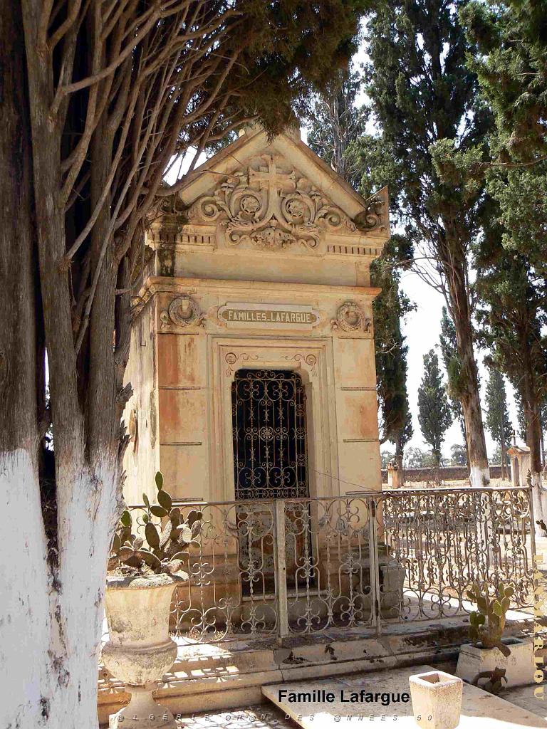 HAMMAM BOU HADJAR 2009 LE CIMETIERE   (32).jpg